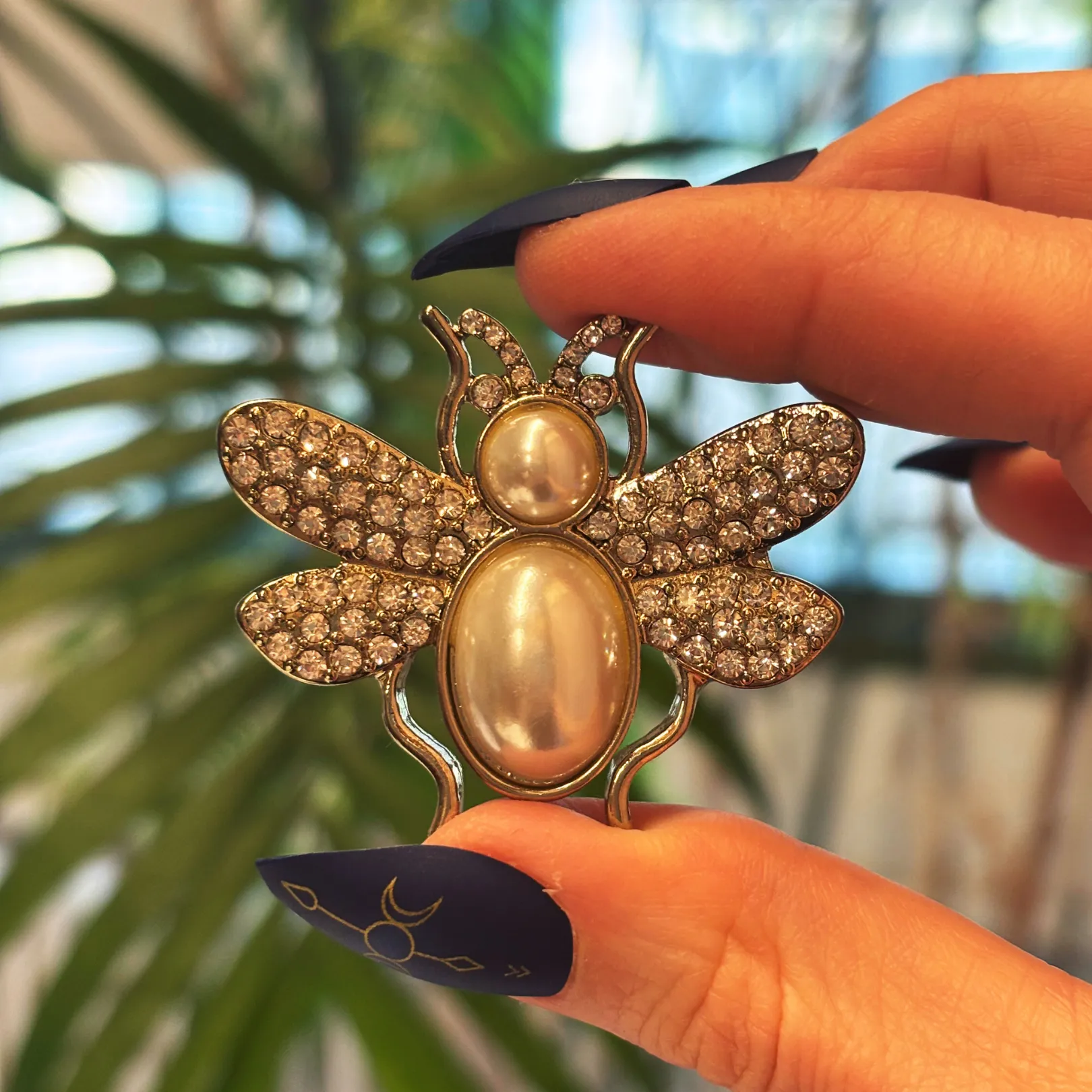 Classic Brooch Collection in Metal Alloy [8 Style Options]