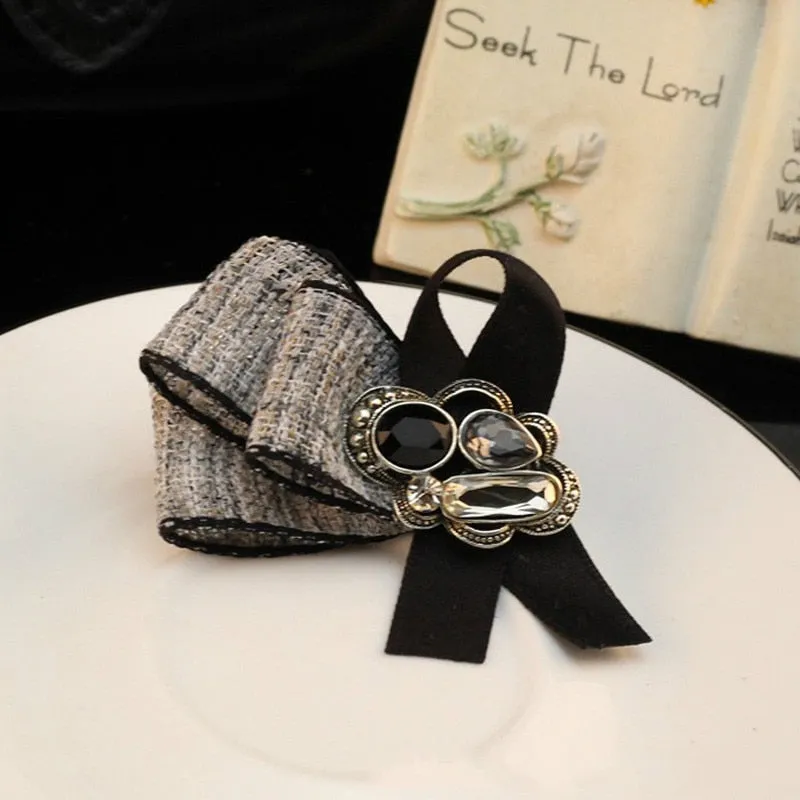 Korean Fashion New Small Rhinestone Brooch