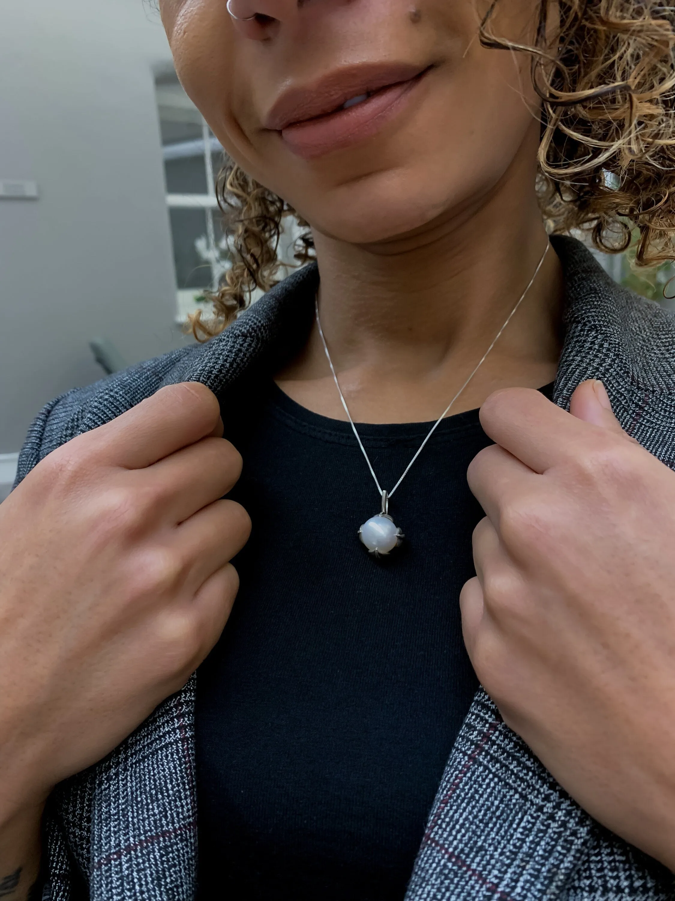 White Pearl Pendant - Bridal Pearl Necklace - Vintage Leaf Necklace